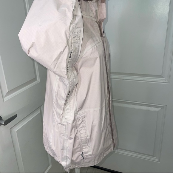 Patagonia Water Proof Jacket - Picture 6 of 16